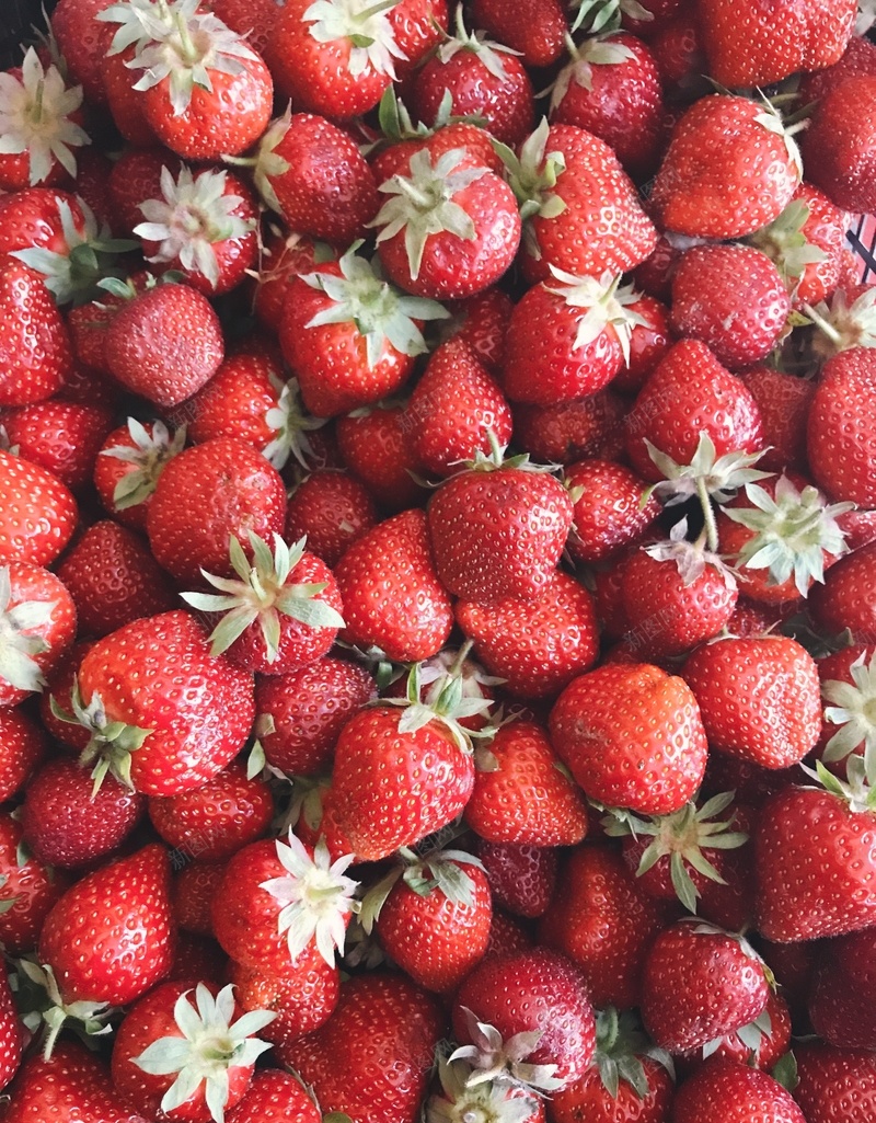 草莓水果新鲜维生素jpg设计背景_新图网 https://ixintu.com 草莓 水果 新鲜 维生素