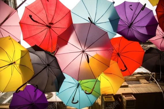 很多的伞江南雨伞挂着的伞背景