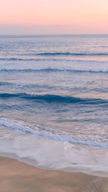 黄昏下的海浪背景