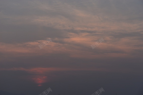 学校的夕阳也是很美背景