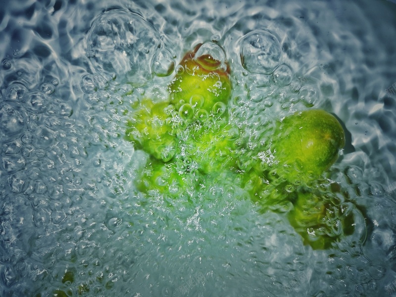 水中水果背景jpg设计背景_新图网 https://ixintu.com 水 水果 背景 绿色