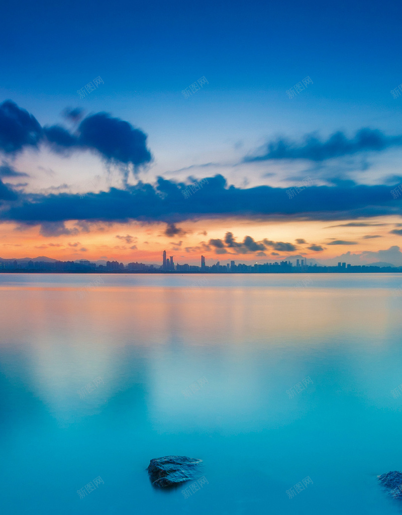 风景蓝色高清原生H5背景jpg设计背景_新图网 https://ixintu.com 蓝色 天空 云朵 黄色 彩霞 大海 倒影 H5 h5 摄影 风景