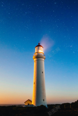 信号灯塔蓝色星空下的灯塔背景素材高清图片