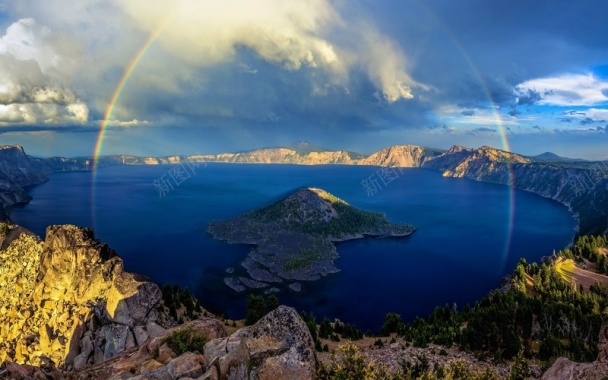 火山口的浪漫背景