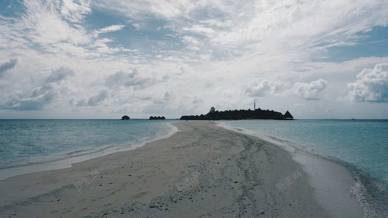 盛夏海边未来jpg设计背景_新图网 https://ixintu.com 蓝色 天空 自然 云彩