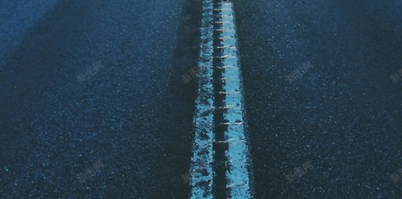 公路H5摄影素材jpg设计背景_新图网 https://ixintu.com 公路 黄昏 蓝色 摄影背景素材 线条 摄影h5素材 白色 孤独 摄影 风景