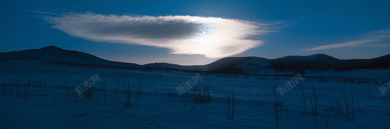 云朵雪地海报背景jpg设计背景_新图网 https://ixintu.com 淘宝背景 天猫背景 海报素材 海报图 活动背景 女装 男装 化妆品 家电器械 雪地 云朵 海报banner 摄影 风景