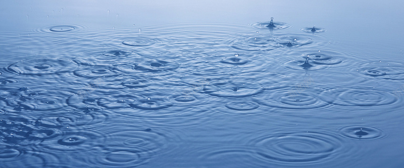 河面雨滴背景jpg设计背景_新图网 https://ixintu.com 小河 雨滴 水珠 海报banner 摄影 风景