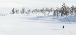 滑雪者冬季白雪浪漫电商海报背景高清图片