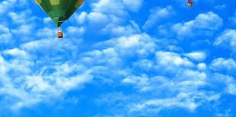 五彩斑斓热气球H5背景jpg设计背景_新图网 https://ixintu.com 蓝天 白云 热气球 蓝色 渐变 H5 h5 摄影 风景