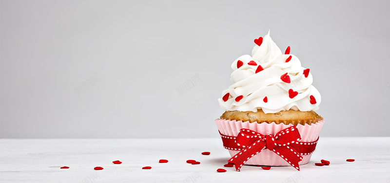红色浪漫纸杯蛋糕背景