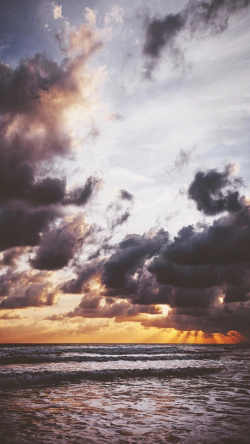 海边风景摄影风景背景云朵海边摄影风景H5背景高清图片
