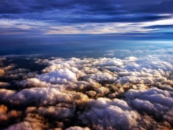 空中云层天空中俯瞰云朵云层美景高清图片