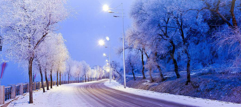 冬天雪景白色公路白雪皑皑bannerpsd设计背景_新图网 https://ixintu.com 清新冬季 冬季 文艺 雪人 雪地 雪人雪花 暖冬女装淘宝清新 雪花 暖冬 女装 新品 服装 冬上新