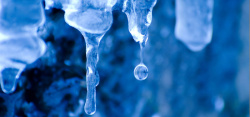 冻结在一起的冰图片晶莹剔透的冰柱高清图片