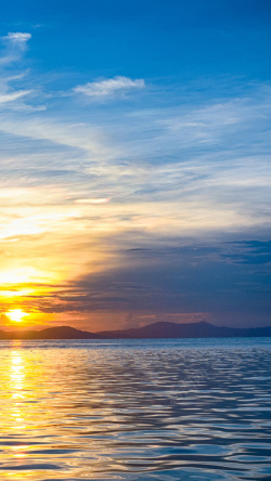 傍晚的太阳蓝天大海黄昏手机端H5背景高清图片