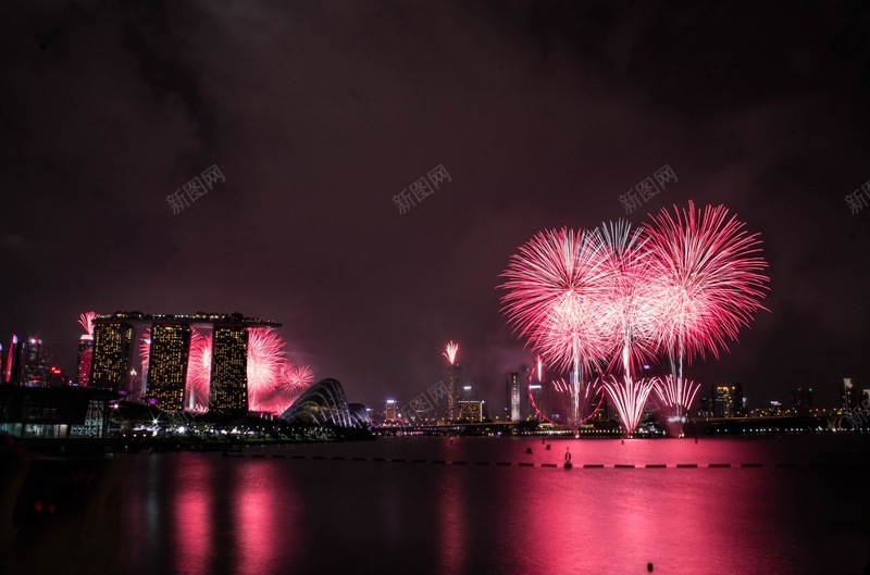 海上的绚烂烟火宴会背景素材jpg设计背景_新图网 https://ixintu.com 海上 烟花 烟花背景 烟花背景素材 答谢宴会背景 绚烂烟花 绽放 绽放的烟花 背景素材