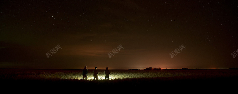 夜幕降临夜晚灯光星星jpg设计背景_新图网 https://ixintu.com 夜幕降临 夜晚 灯光 星星 淘宝海报 天猫海报 海报素材 男装 女装 活动背景 夜景 海报banner 摄影 风景