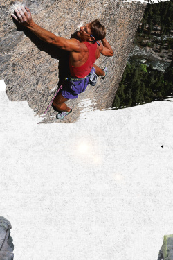 爬雪山户外运动登山攀岩高清图片