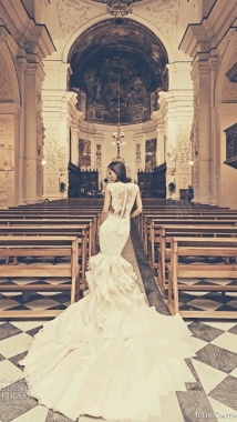 教堂唯美女人婚纱H5背景背景