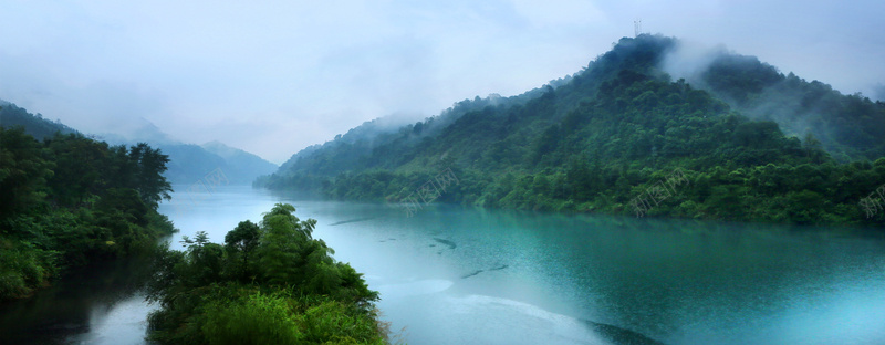 唯美东江湖jpg设计背景_新图网 https://ixintu.com 湖水 海报banner 摄影 风景 雨中湖景 烟雨湖景