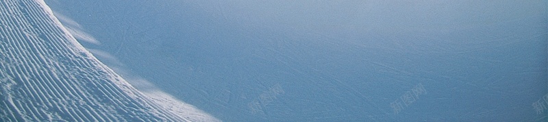 海报背景图jpg设计背景_新图网 https://ixintu.com 蓝色 运动 极限 激情 欧美 高清 雪地 滑雪 森林 狂欢