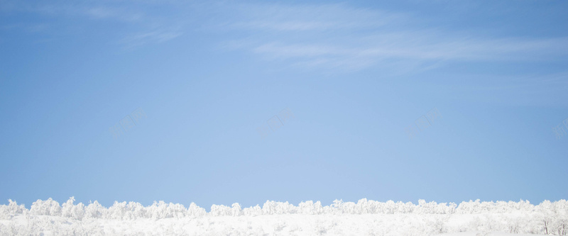 极简风格蓝天背景jpg设计背景_新图网 https://ixintu.com 简约 蓝天 蓝色 雪地 banner背景 大气 海报banner 摄影 风景