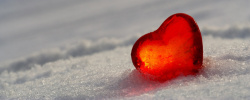 洁白的的雪地雪地红心背景高清图片