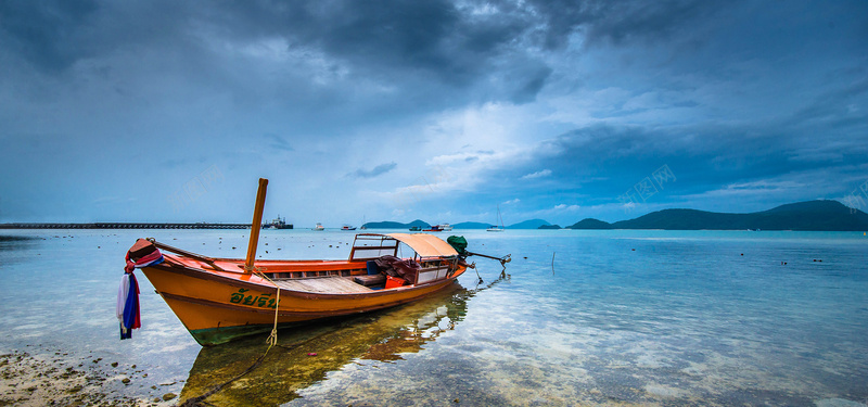 唯美海面风景背景jpg设计背景_新图网 https://ixintu.com 唯美 海面 风景 背景 渔船 海报banner 摄影