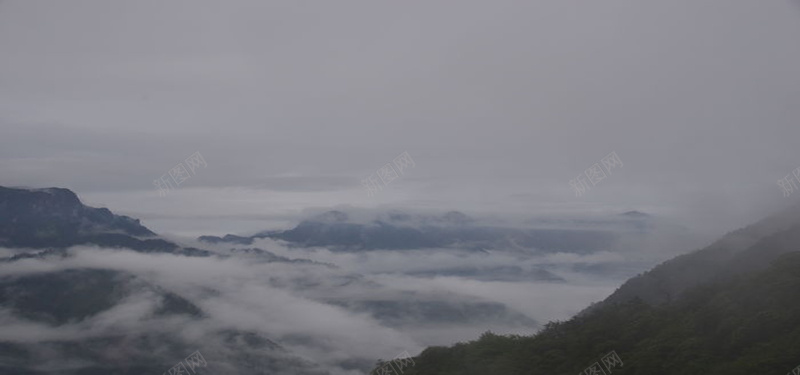 云海中的山脉背景背景