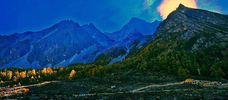 油画阳光山峰背景图jpg设计背景_新图网 https://ixintu.com 海报banner 卡通 山峰 油画 阳光 童趣 手绘