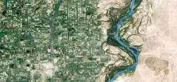 绿色卫星卫星下的大地背景高清图片