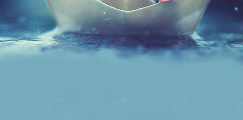 文艺雨中的纸船H5背景jpg设计背景_新图网 https://ixintu.com 文艺 纸船 雨水 船 雨 H5 H5背景 小清新 简约