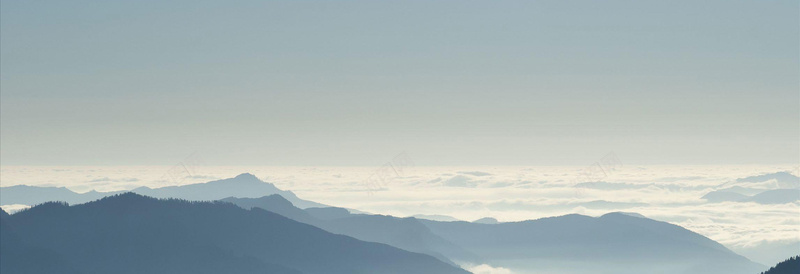 云中山jpg设计背景_新图网 https://ixintu.com 灰色 高山 云雾 海报banner 摄影 风景