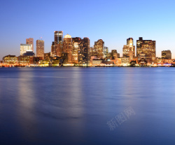 海上建筑海边的繁华都市夜景高清摄影图片高清图片