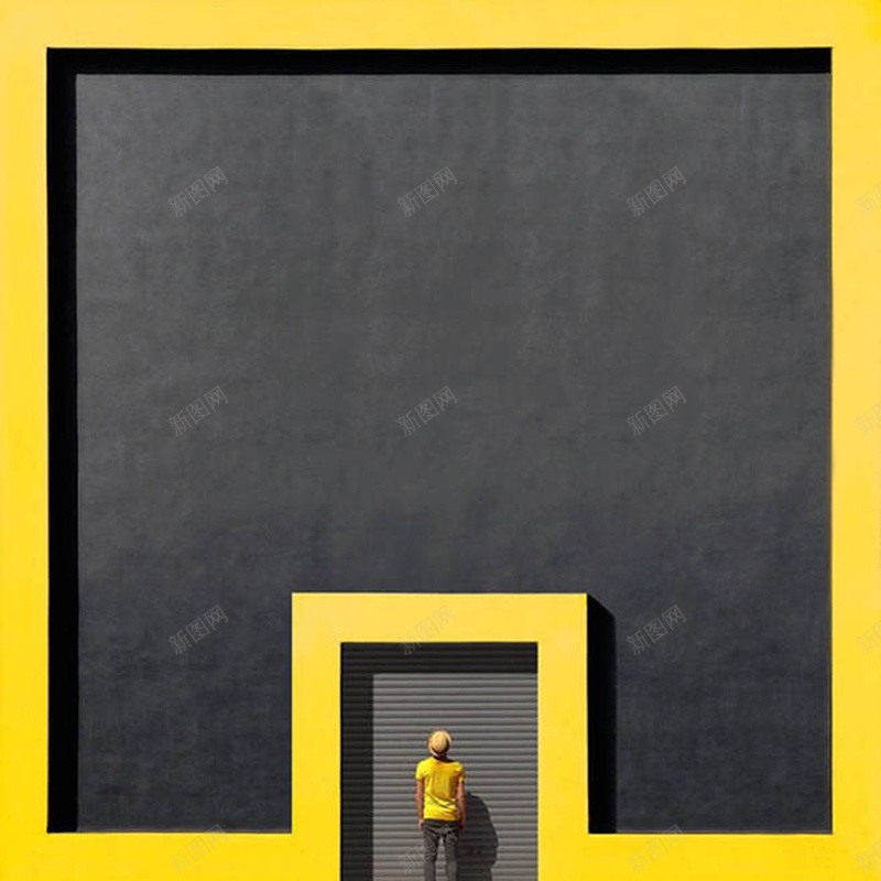 街头广告psd设计背景_新图网 https://ixintu.com 黑色 黄色 人物背面 矩形 广告 扁平 渐变 几何