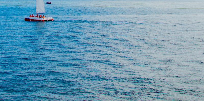 天空海洋H5背景jpg设计背景_新图网 https://ixintu.com 大气 天空 帆船 海洋 蓝色 H5背景 H5 h5
