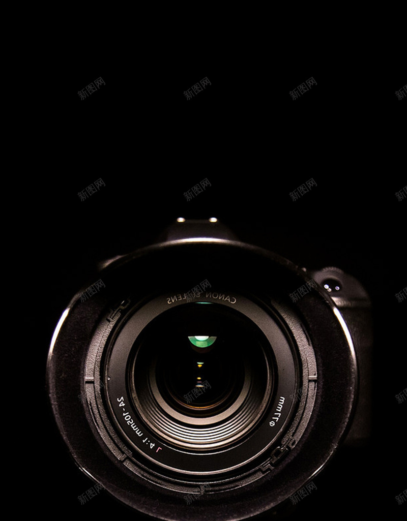 黑色科技背景下的相机H5背景jpg设计背景_新图网 https://ixintu.com 黑色背景 黑色 相机 相机镜头 镜头 科技 商务 H5 H5背景 科幻