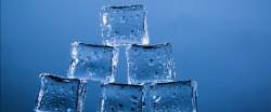 晶莹剔透质感冰块蓝色水滴晶莹剔透高清图片
