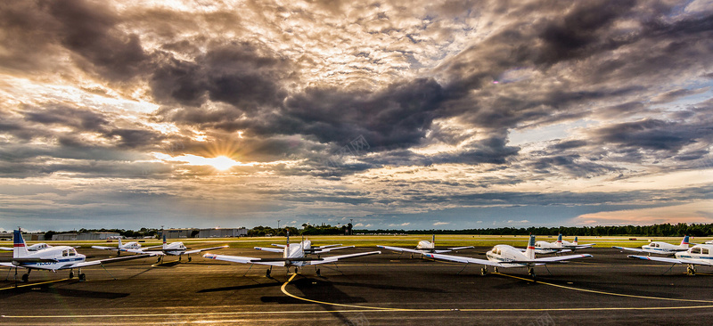 夕阳飞机机场海报素材背景