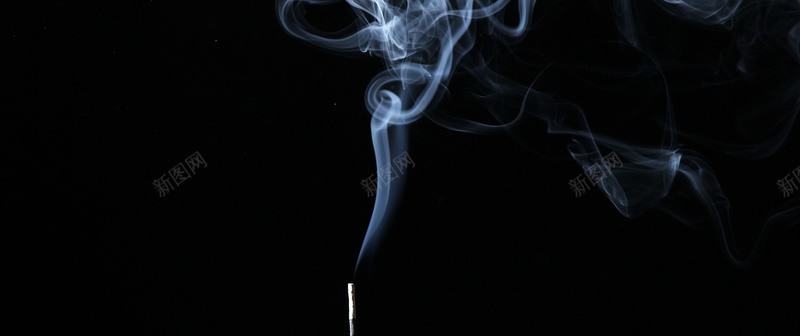 黑暗中的烟雾缭绕背景bannerjpg设计背景_新图网 https://ixintu.com 纯黑 烟雾缭绕 抽烟 大气 酷 海报banner