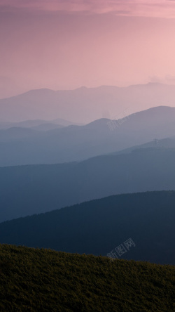 山峦云雾夜幕起伏山峦云雾缭绕高清图片