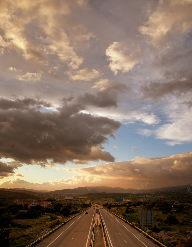 多云的日落在公路背景jpg设计背景_新图网 https://ixintu.com 多云 日落 公路 棕色 摄影 风景