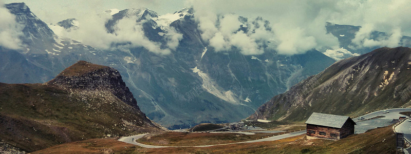 梦幻烟雾山峰摄影背景jpg设计背景_新图网 https://ixintu.com 山峰 摄影 梦幻 烟雾 纹理 海报banner 风景