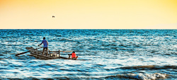 海边渔民渔民海景打渔图片背景高清图片