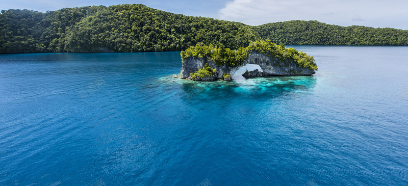 桂林山水背景jpg设计背景_新图网 https://ixintu.com 桂林山水背景 蓝色湖泊 宁静 海报banner 摄影 风景