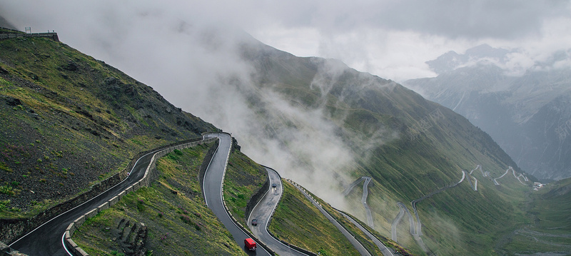 高山山路雾气banner背景