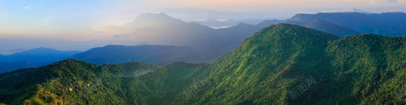 山川蓝天背景