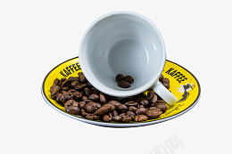 盘子上的咖啡杯子psd免抠素材_新图网 https://ixintu.com 咖啡 盘子 饮料 咖啡豆