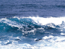 深邃海洋波涛汹涌的海洋高清图片